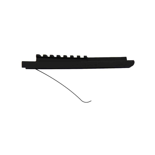 AR-6 Stinger II – magazine lid with picatinny rail with spring
